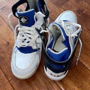 Vintage Air Huarache by Nike gently worn.